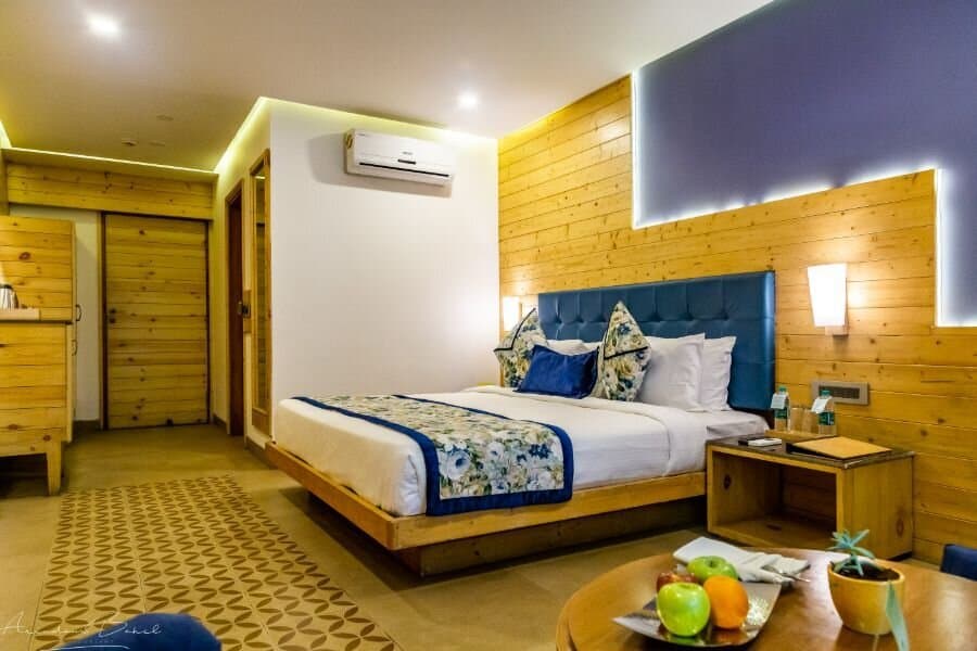 Winter Green Premium Room