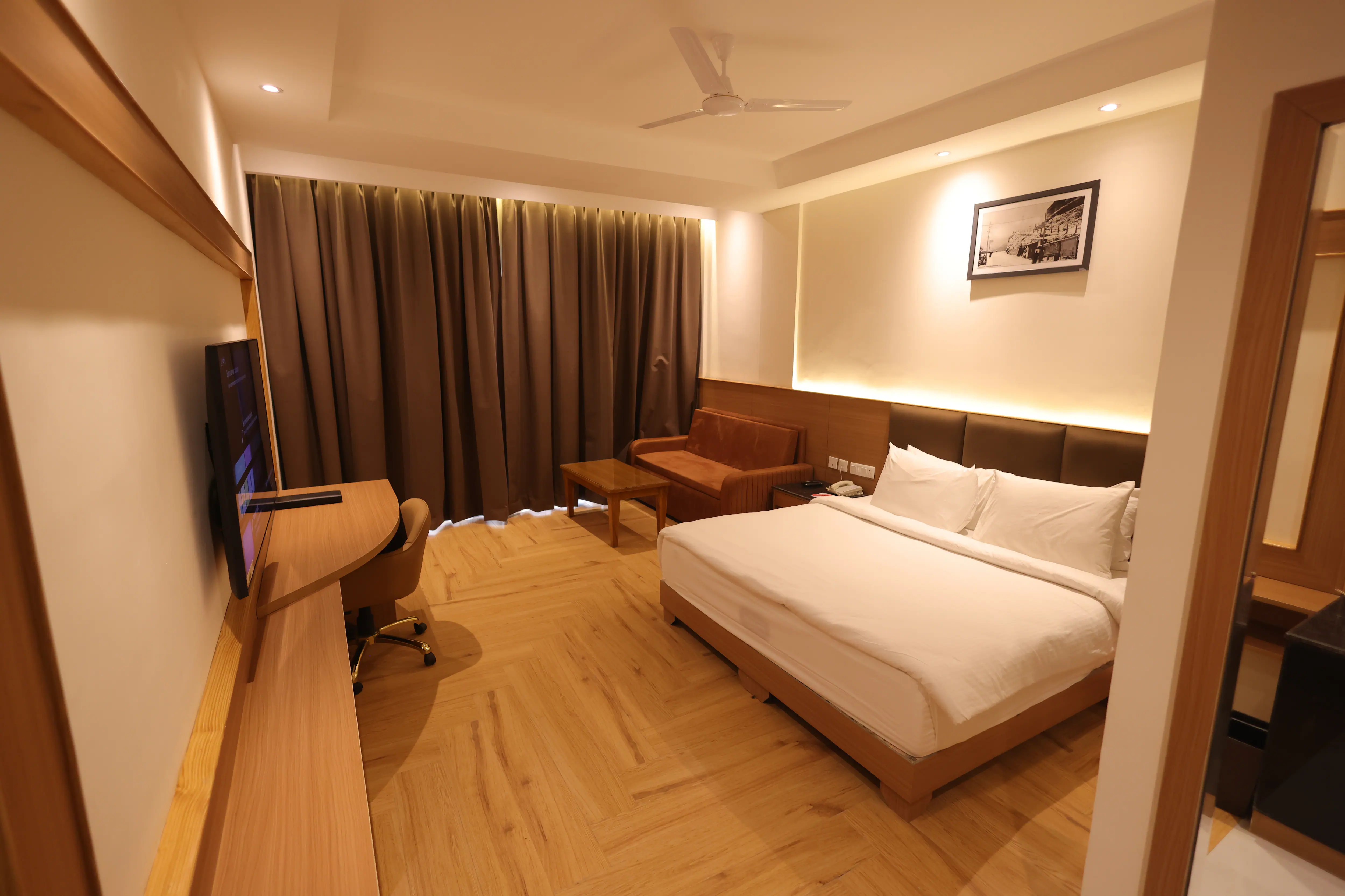 1 Queen Bed, Superior Room, Garden View, Non-Smoking