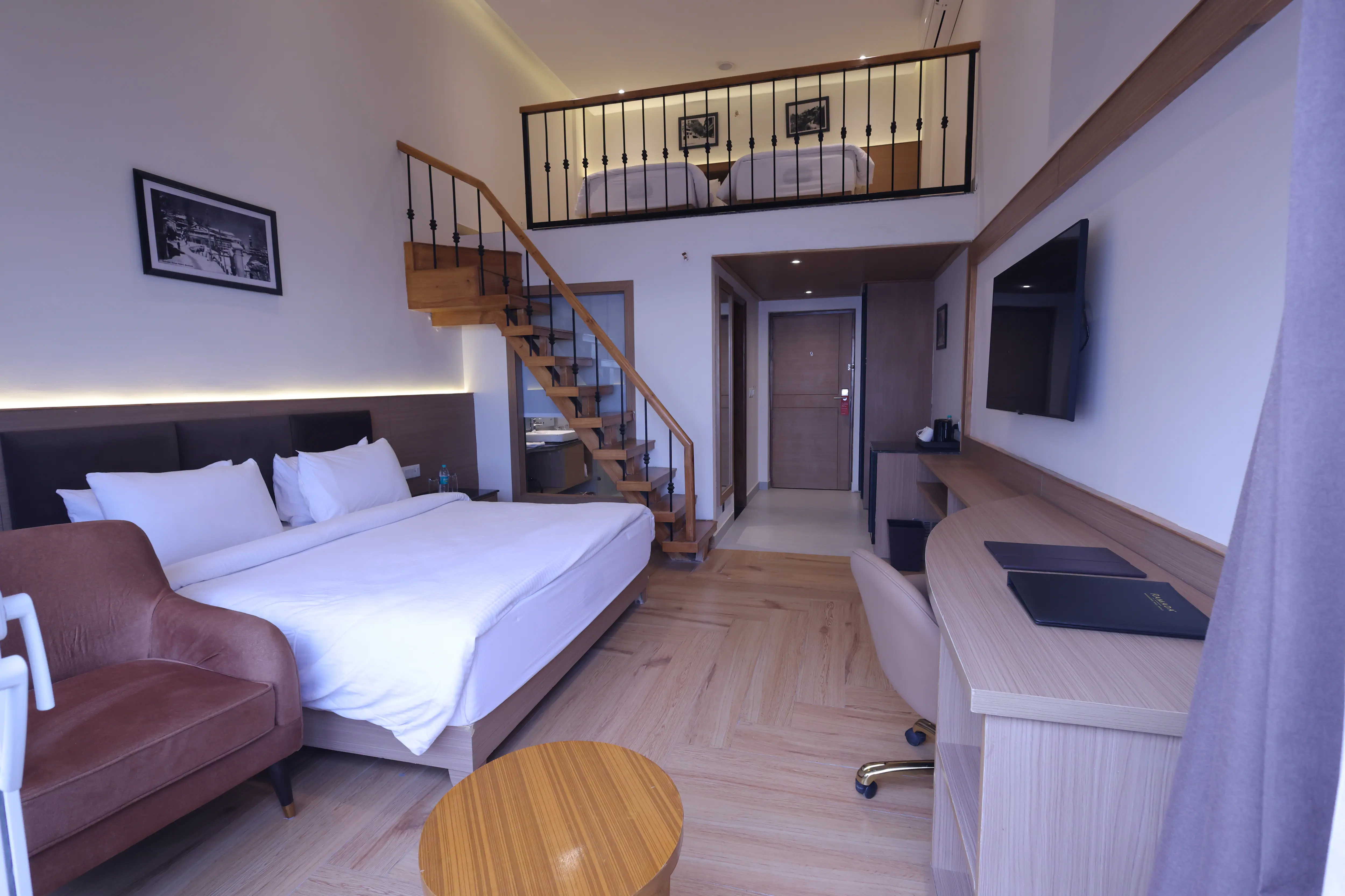 1 Queen Bed, 1 Twin Bed, Family Room, Valley View, Non-Smoking