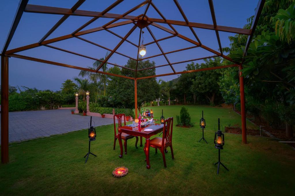 WelcomHeritage Mount Valley Resort Ranthambore 11