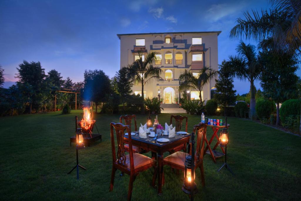 WelcomHeritage Mount Valley Resort Ranthambore 6